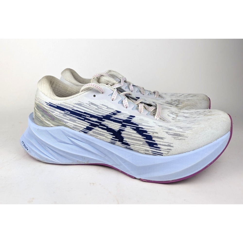ASICS Novablast 3 Women's Size 10.5‎  White/Blue Running Shoes Sneakers 1012B288